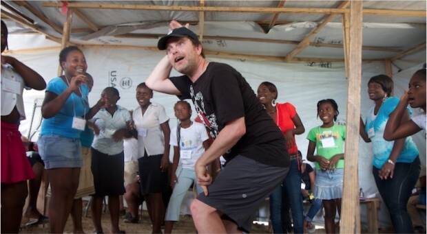 «سلبریتی»هایی که کودک می خورند!/ وقتی یک جانیِ «کودکخوار» خیریه کودکان تاسیس می کند+تصاویر