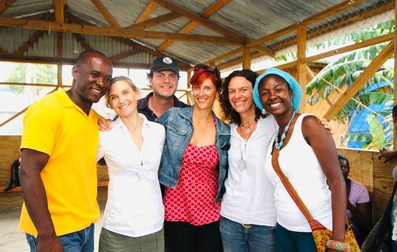 «سلبریتی»هایی که کودک می خورند!/ وقتی یک جانیِ «کودکخوار» خیریه کودکان تاسیس می کند+تصاویر