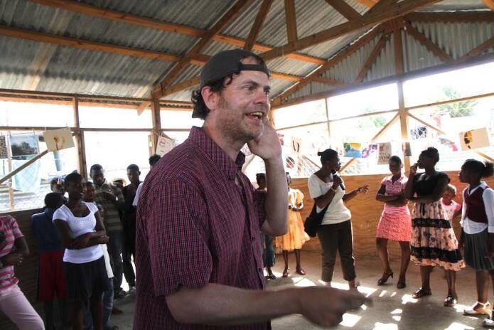 «سلبریتی»هایی که کودک می خورند!/ وقتی یک جانیِ «کودکخوار» خیریه کودکان تاسیس می کند+تصاویر