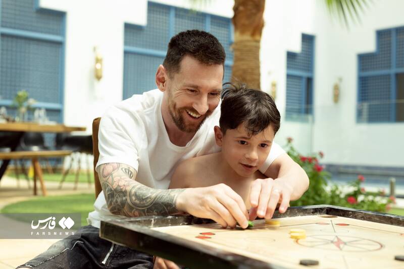 گشت و گذار خانوادگی مسی در عربستان +عکس