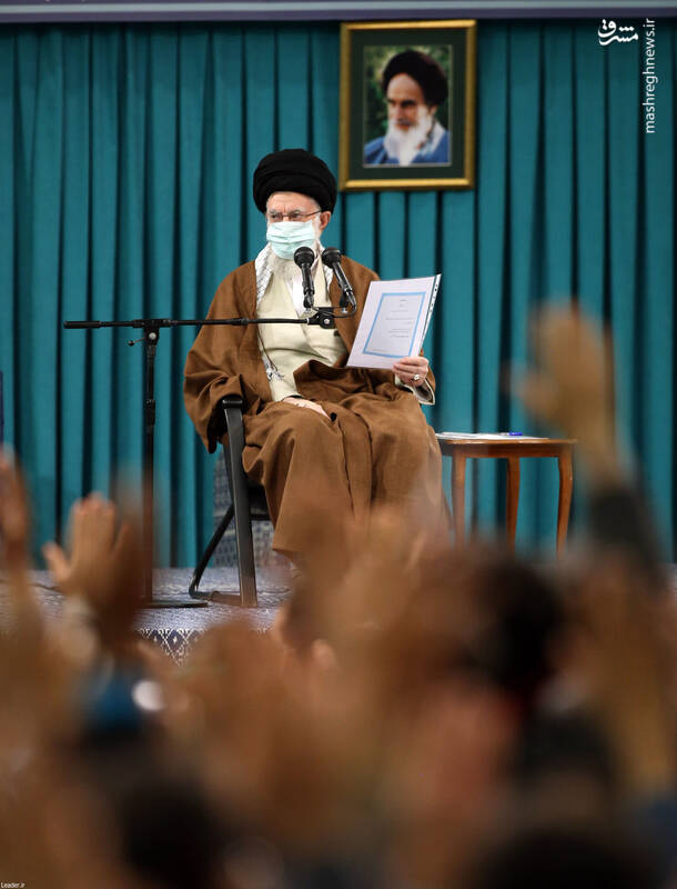 عکس/ دیدار جمعی از معلمان با رهبر انقلاب