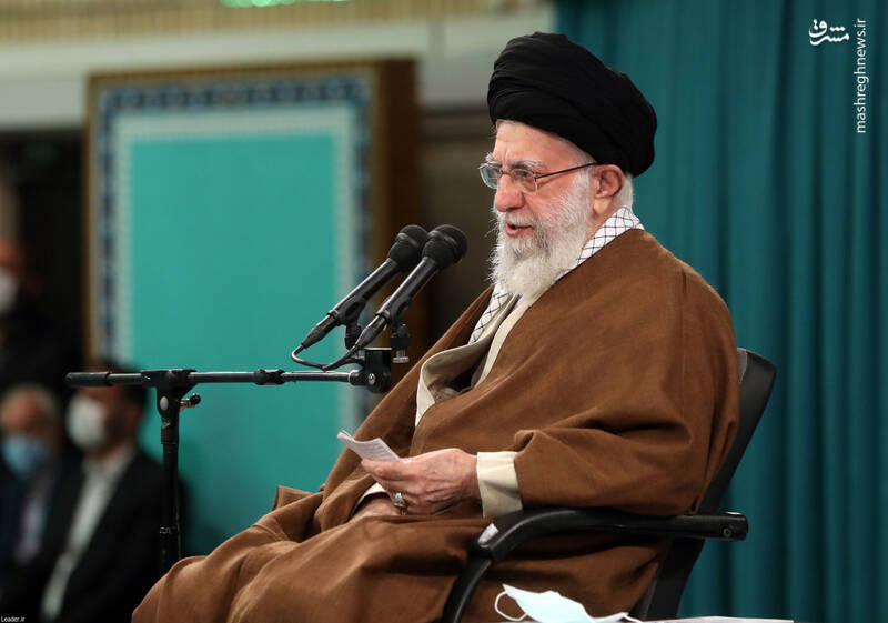 عکس/ دیدار جمعی از معلمان با رهبر انقلاب