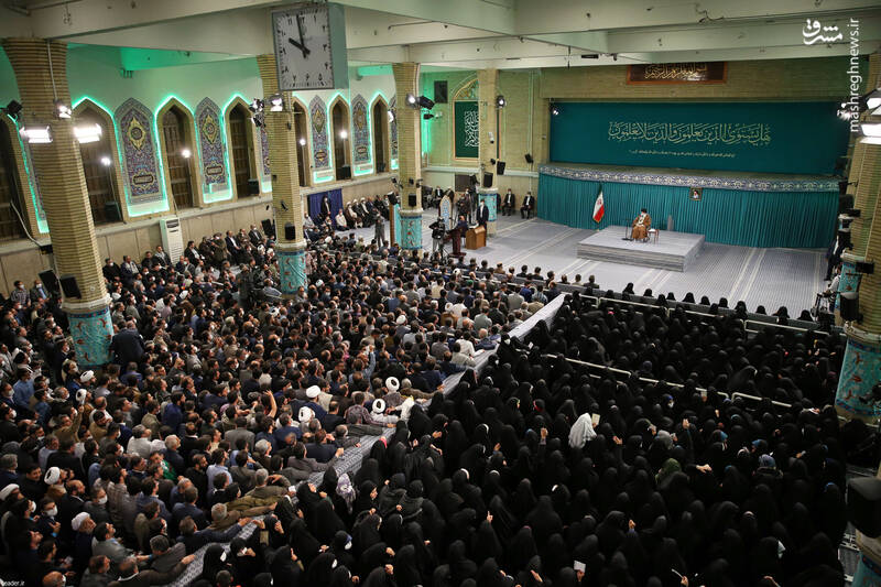 عکس/ دیدار جمعی از معلمان با رهبر انقلاب