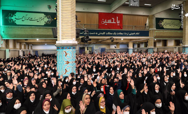 عکس/ دیدار جمعی از معلمان با رهبر انقلاب