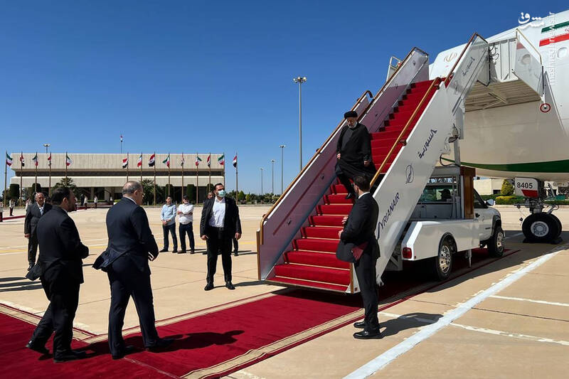 ورود رئیس جمهور به فرودگاه دمشق