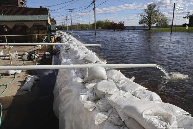 عکس/ طغیان و سیل در ۵ ایالت آمریکا