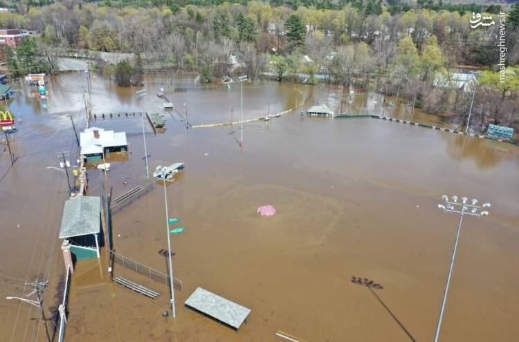 عکس/ طغیان و سیل در ۵ ایالت آمریکا