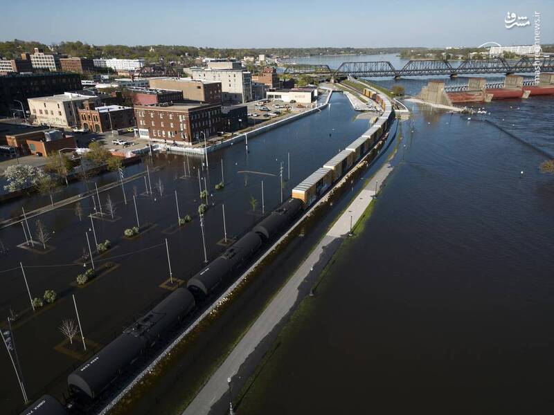 عکس/ طغیان و سیل در ۵ ایالت آمریکا