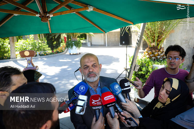 عکس/ وزرای دولت در حیاط دولت