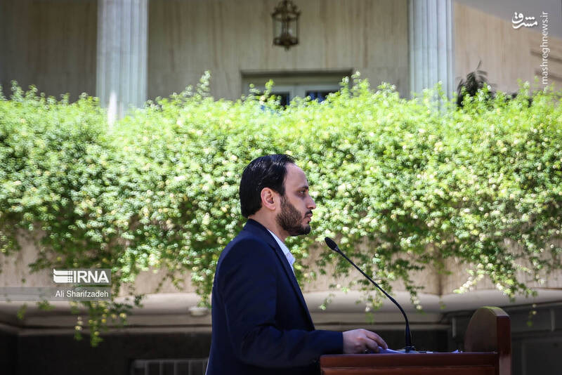 عکس/ وزرای دولت در حیاط دولت