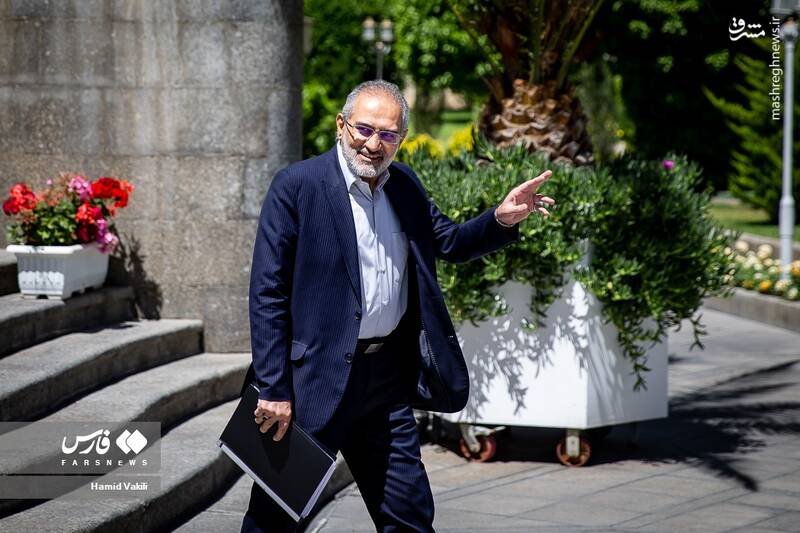 عکس/ وزرای دولت در حیاط دولت