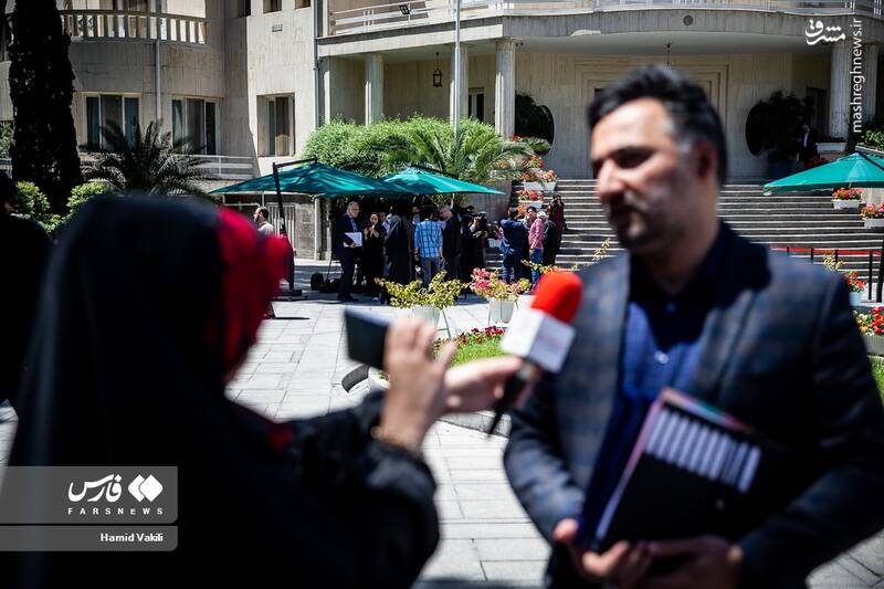 عکس/ وزرای دولت در حیاط دولت