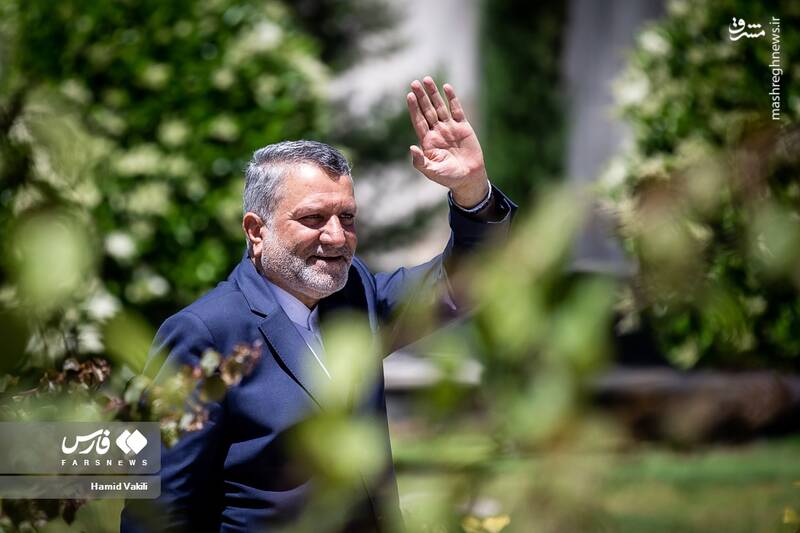 عکس/ وزرای دولت در حیاط دولت