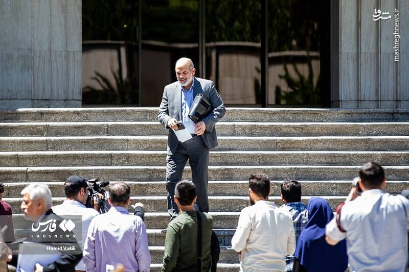 عکس/ وزرای دولت در حیاط دولت