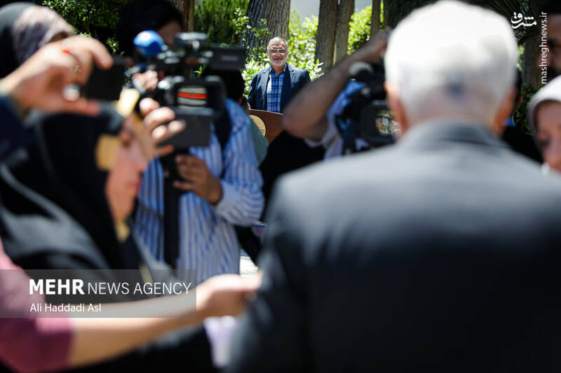 عکس/ وزرای دولت در حیاط دولت