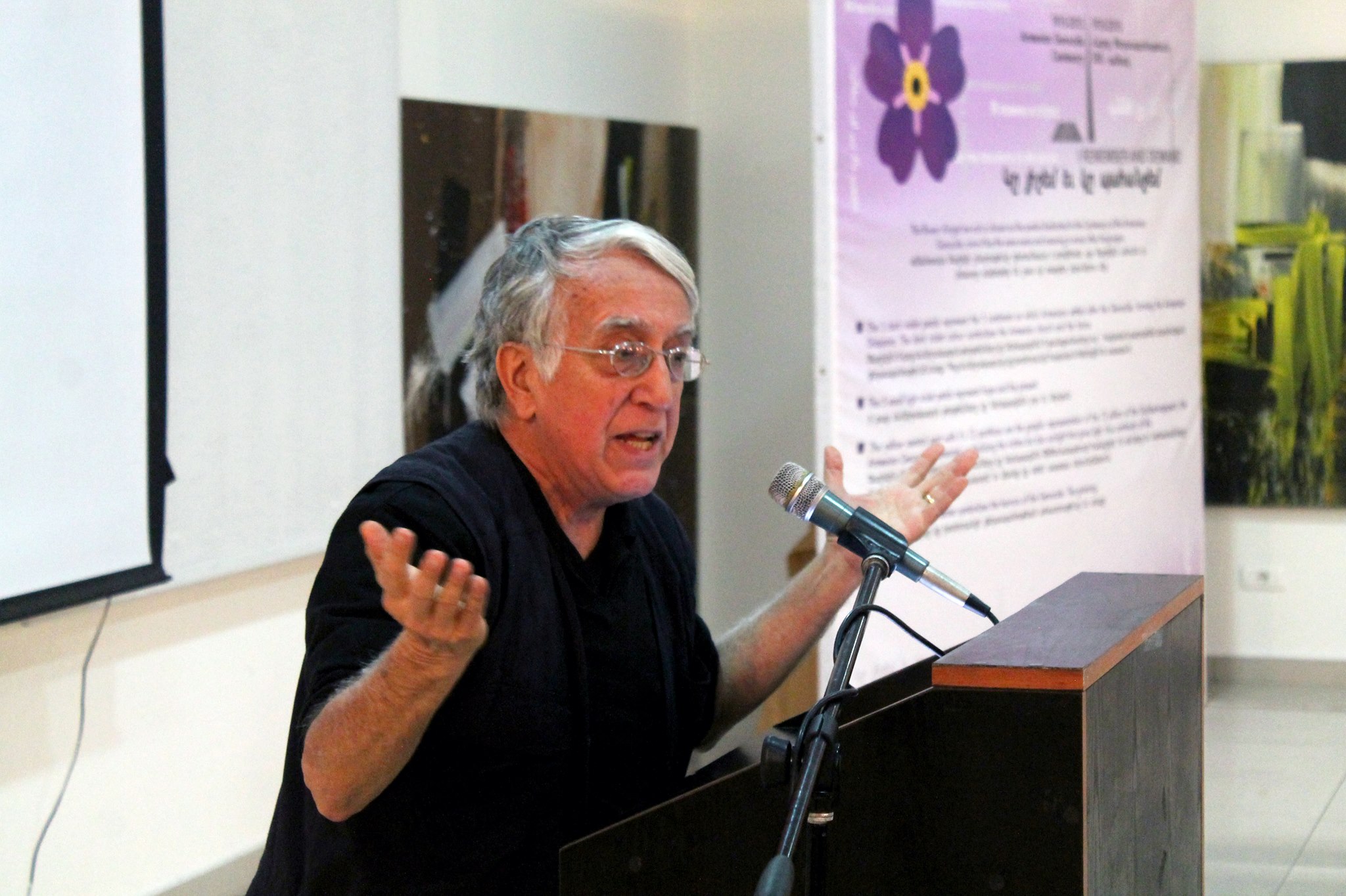 ایران فانوسی در میان جهان تاریک/ امریکا دنیا را برای نفاق امنتر میکند