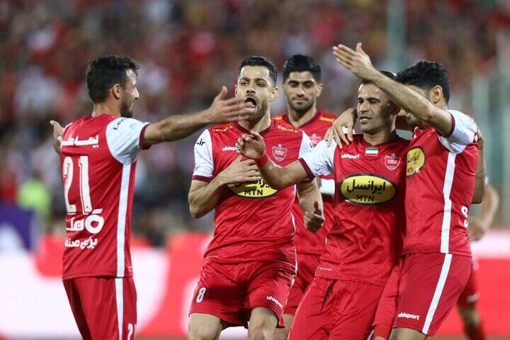 رقیبان پرسپولیس بیراهه می روند/ نمره ام را از گلمحمدی میگیرم