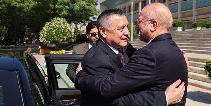دیدار رئیس مجلس قانونگذاری ازبکستان با قالیباف