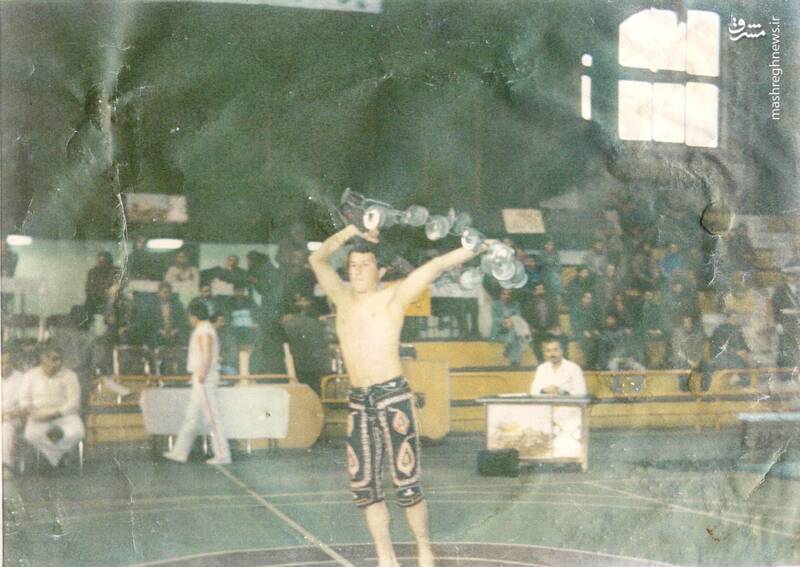 پهلوانی در حال كباده زدن