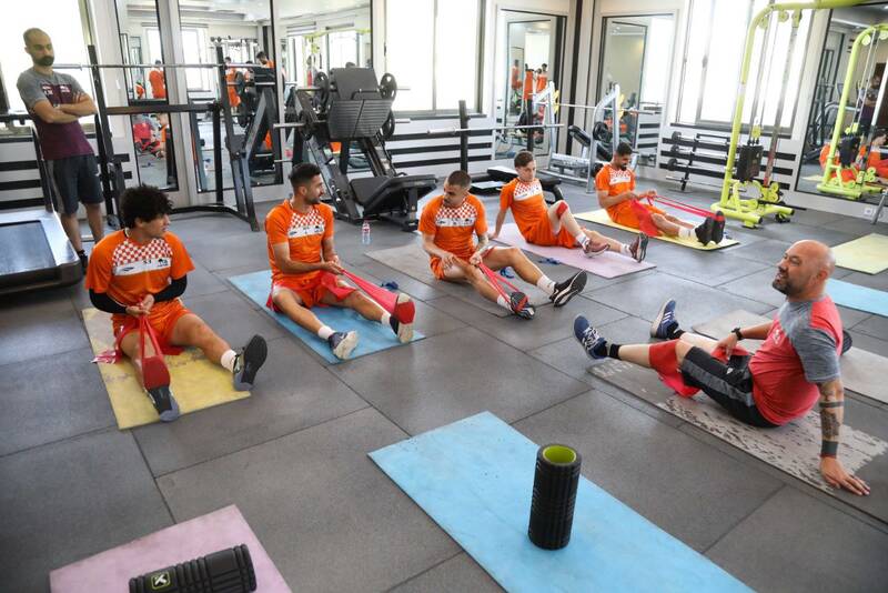 بازگشت دستیار قلعهنویی و مدافع ملیپوش به تمرین تراکتور