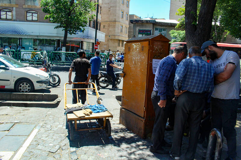 عکس/ چرخی برای چرخاندن چرخ های زندگی