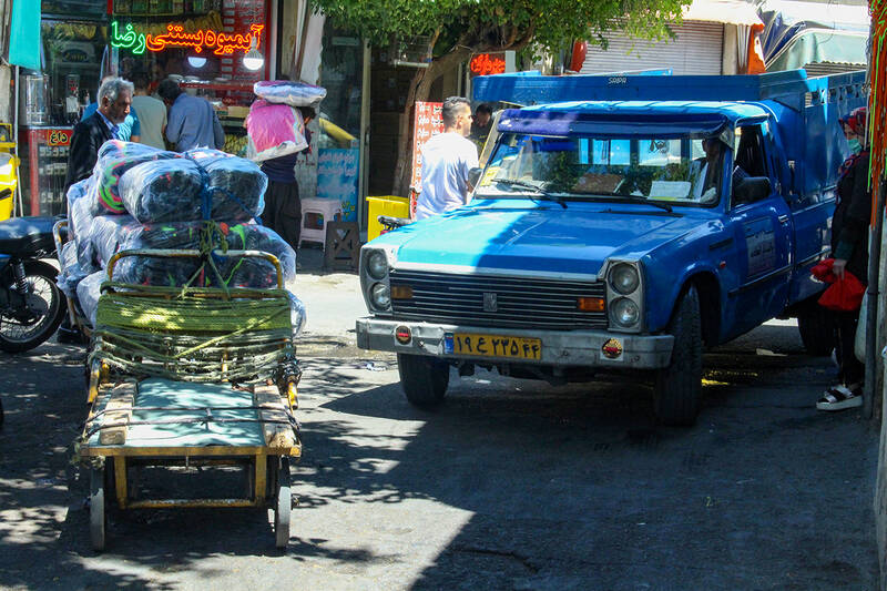 عکس/ چرخی برای چرخاندن چرخ های زندگی