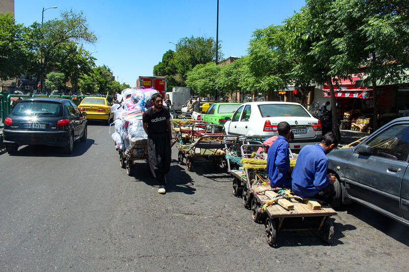 عکس/ چرخی برای چرخاندن چرخ های زندگی