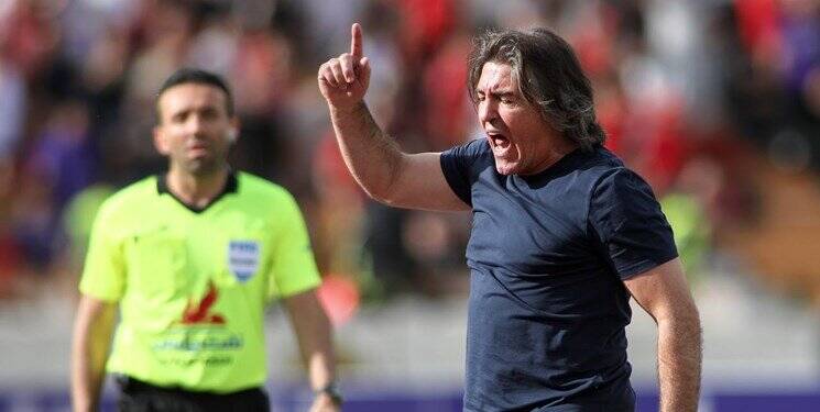 ساپینتو در بازیهای مهم استرس دارد/ عدم نتیجهگیری استقلال تقصیر خودش است