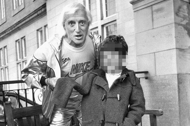 نزدیکترین دوستان و مشاوران «شاه چارلز» مجرمان جنسی خطرناک بودند+ فیلم و عکس