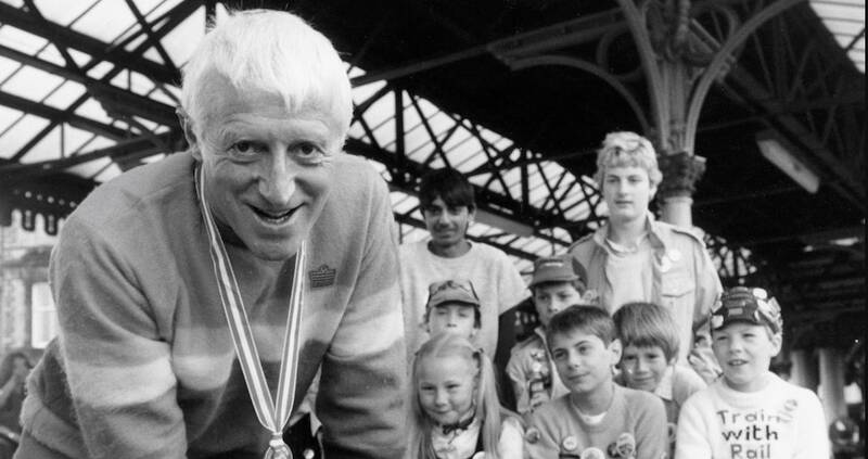 نزدیکترین دوستان و مشاوران «شاه چارلز» مجرمان جنسی خطرناک بودند+ فیلم و عکس