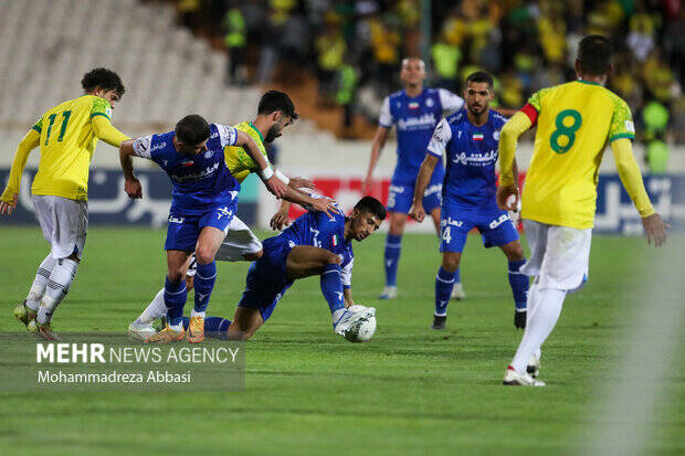 رفتارهای ساپینتو در شان فوتبال ایران نیست/ استقلالیها خسته شدند