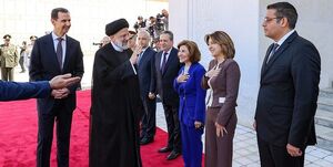 نگاهی دیگر به تصویر احترام رئیسی به بانوان سوری