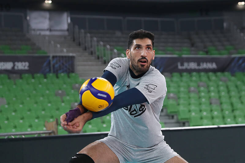 چرا معنوینژاد از تیم ملی والیبال خط خورد؟