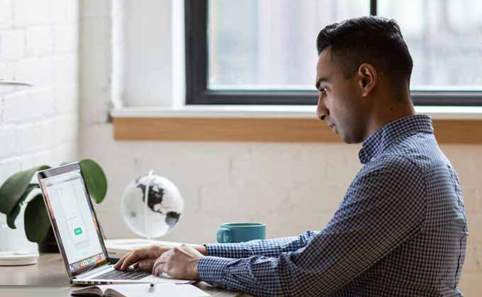 نحوه نشستن صحیح در محل کار