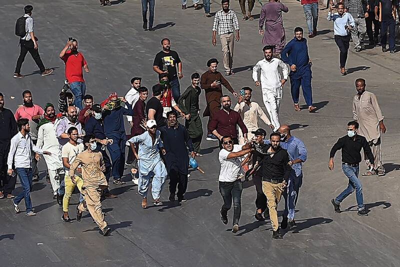  حمله هواداران عمران خان به پادگان‌ها و مراکز نظامی