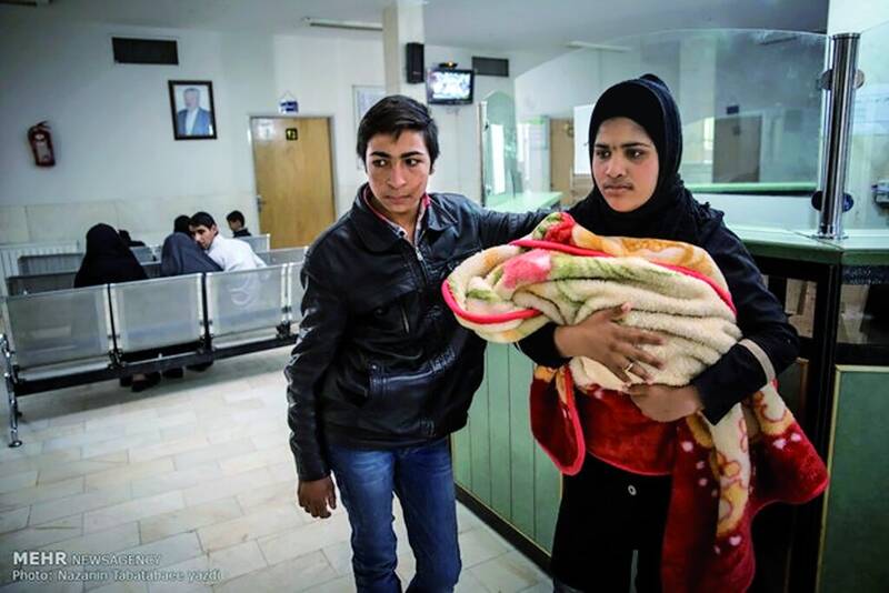 تصاویر | گفتوگوی خواندنی با پسری که در ۱۳ سالگی پدر شد؛ او جوانترین پدر ایرانی بود؟ | از ۵ سالگی روی پای خودم ایستادم | خوشحالم پدر شدهام فقط...