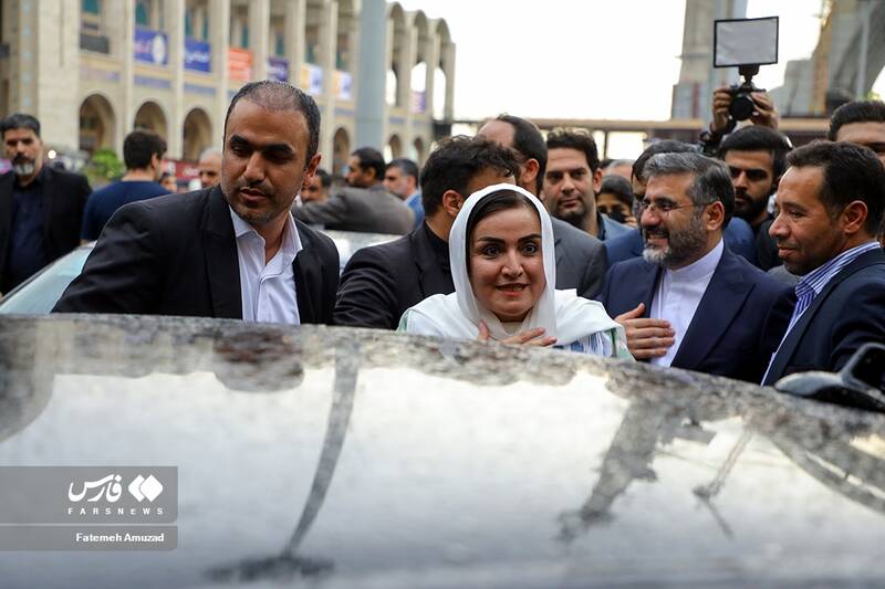 وزیر فرهنگ و ارشاد اسلامی در پایان مراسم افتتاحیه سی‌وچهارمین نمایشگاه بین‌المللی کتاب تهران