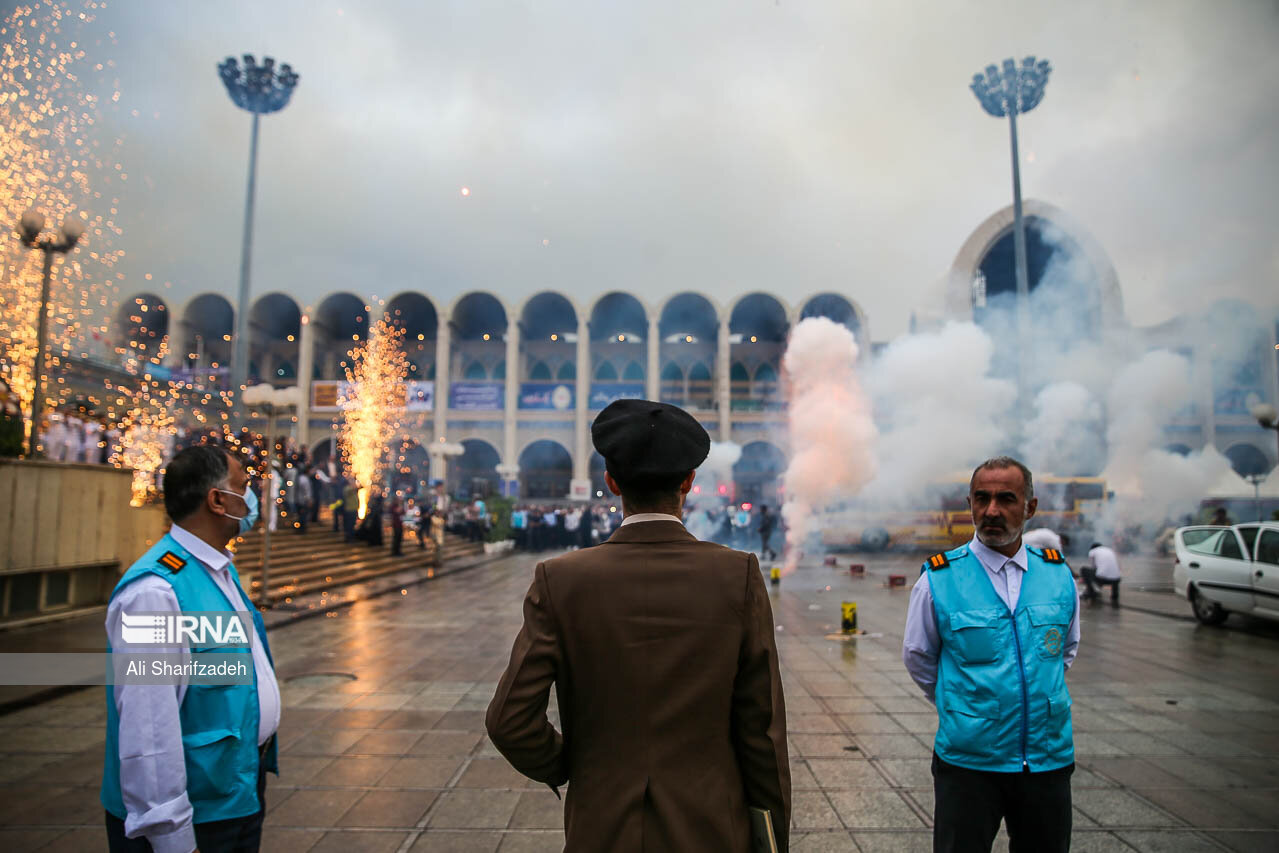 بهار کتاب در ایران آغاز شد / آب و آتش در روز نخست نمایشگاه کتاب + عکس 3