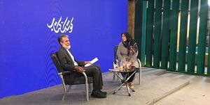 تفقد رهبر انقلاب به گوینده برنامه خاطرهانگیز «قصه ظهر جمعه»