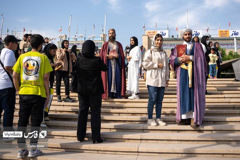 عکس / استقبال علاقه مندان از نمایشگاه کتاب 2