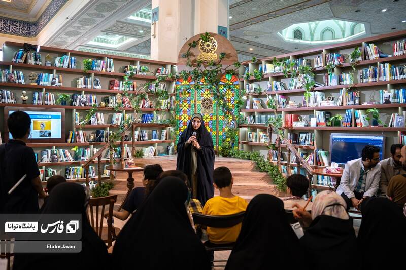 عکس / استقبال علاقه مندان از نمایشگاه کتاب 10