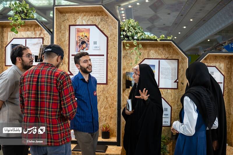 عکس / استقبال علاقه مندان از نمایشگاه کتاب 17
