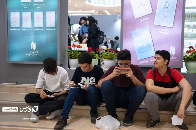 عکس / استقبال علاقه مندان از نمایشگاه کتاب 20