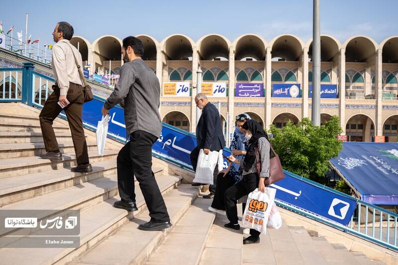 عکس / استقبال علاقه مندان از نمایشگاه کتاب 23