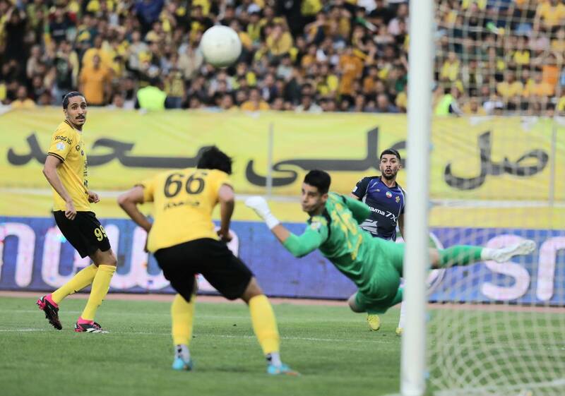 جشنواره گل پرسپولیس و سپاهان و برتری استقلال/ تکلیف قهرمانی به هفته آخر کشیده شد +فیلم