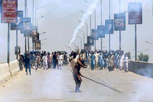 تشدید درگیری‌ها میان طرفداران عمران خان و پلیس پاکستان