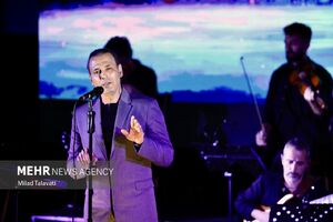 عکس / کنسرت علیرضا قربانی در رشت