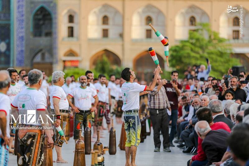 عکس / ورزش زورخانهای در میدان نقش جهان 22