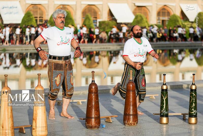 عکس / ورزش زورخانهای در میدان نقش جهان 7