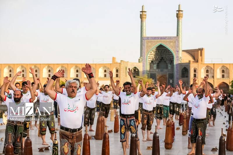 عکس / ورزش زورخانهای در میدان نقش جهان 6